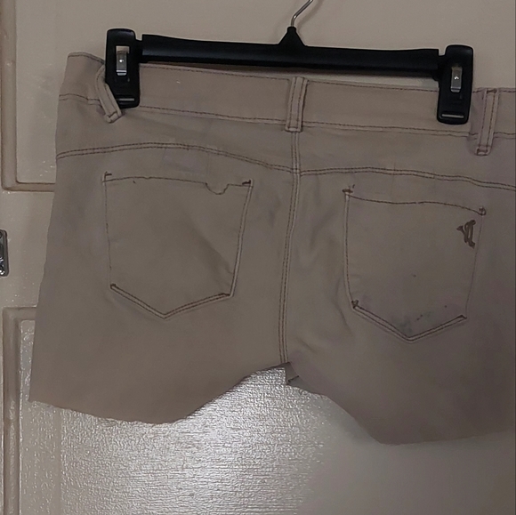 2 pairs of kackie cut off. - Picture 3 of 7